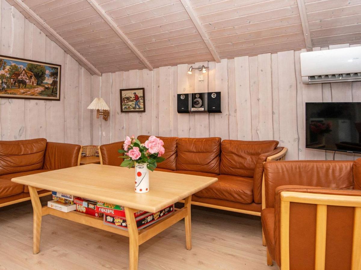 8 Person Holiday Home In Hovborg Luaran gambar